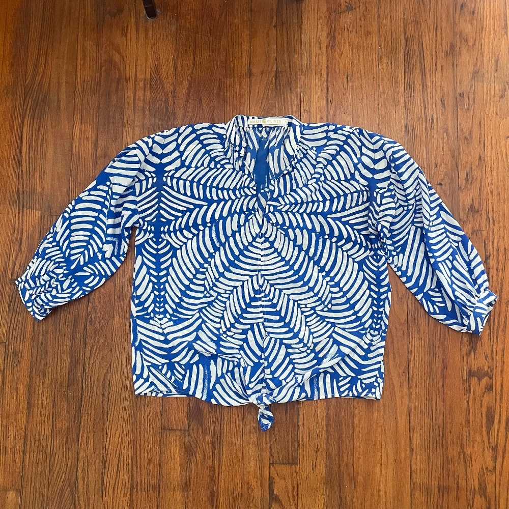 Marie Oliver Navy and White Abstract Leaf Tie-Hem Blouse
